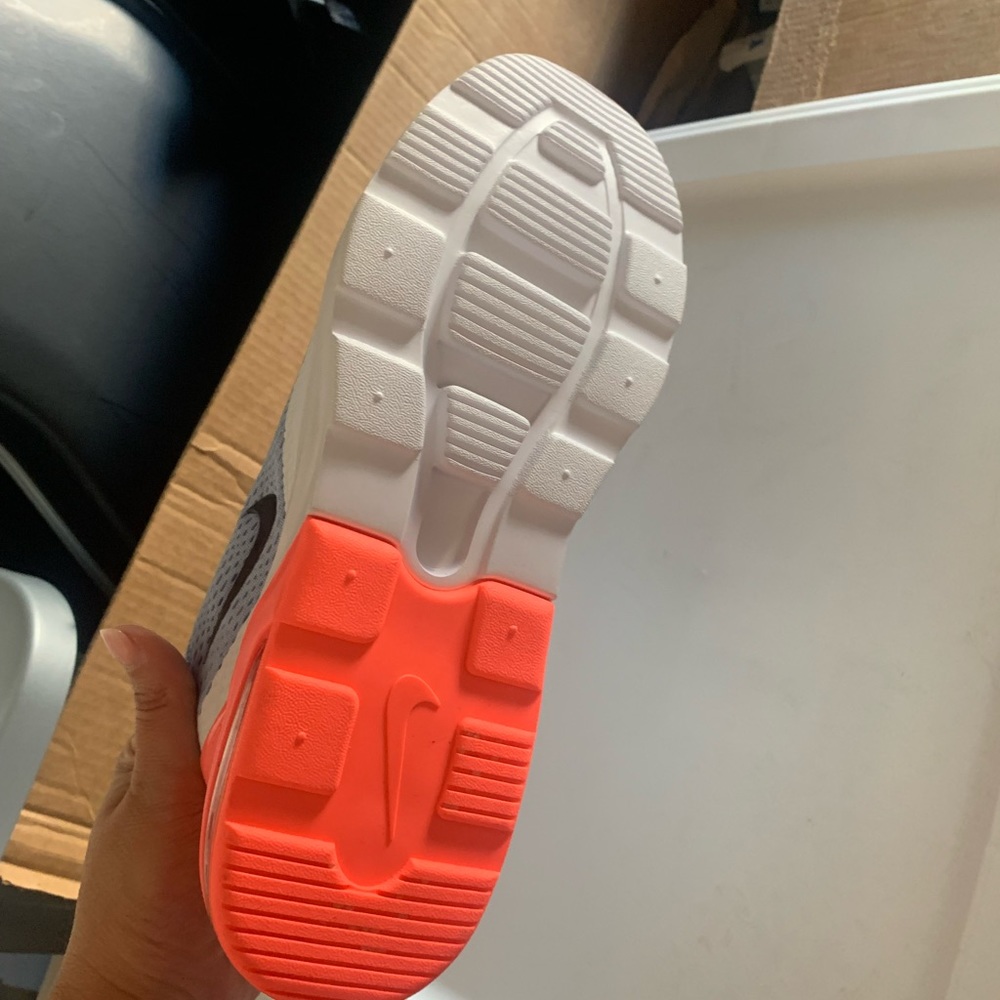Women’s Nike shoes size 9.5